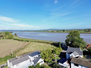 Riverside Setting - click for photo gallery